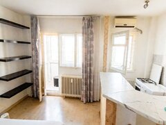 Basarabia - Tina Petre, Bloc mixt- garsoniera