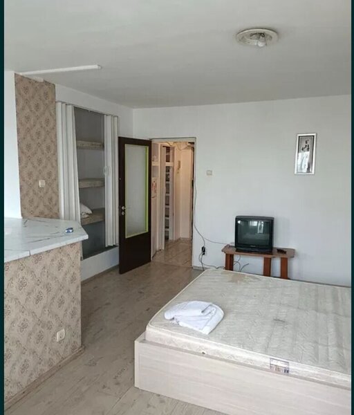 Titan IOR, strada Bucovina, cinema Gloria, bloc mixt- garsoniera