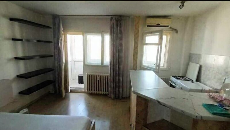 Basarabia - Tina Petre, bloc mixt, garsoniera