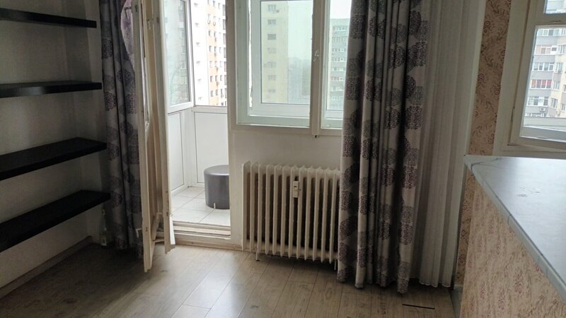 Basarabia - Tina Petre, bloc mixt, garsoniera